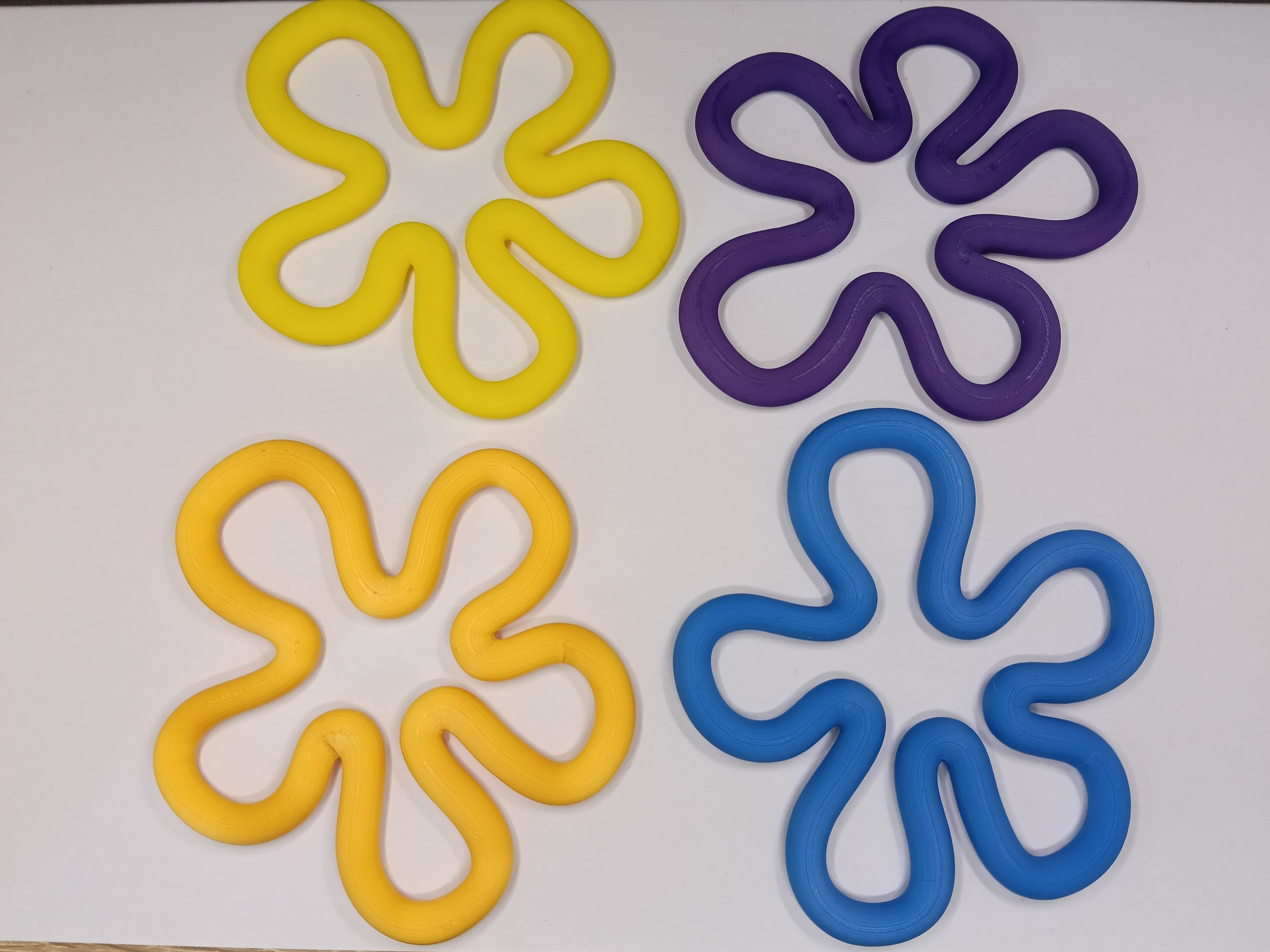 Zestaw 4 Podstawek Chmurka 3D – inspirowanych Bikini Bottom, kolorowe podkładki pod kubek