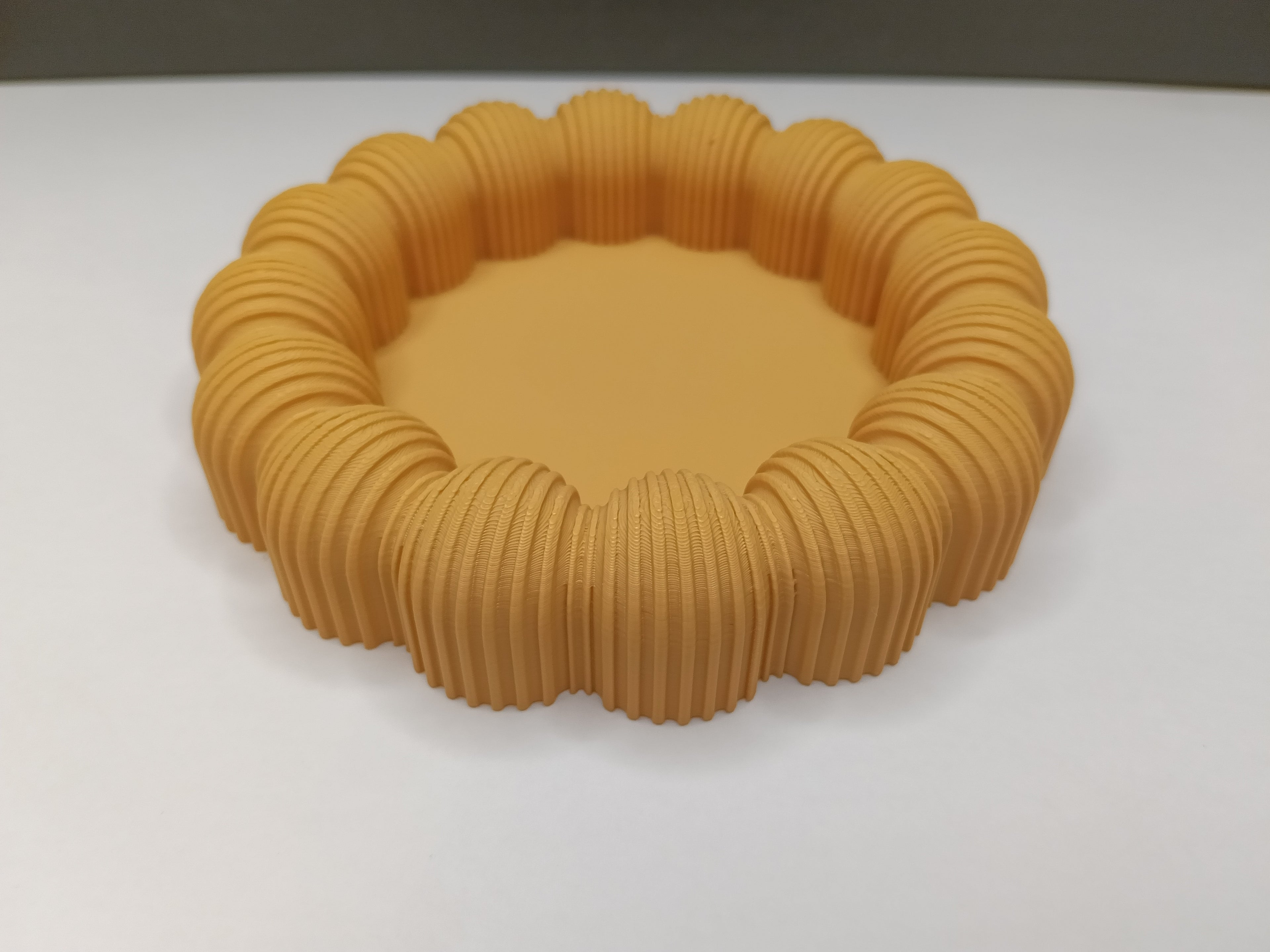 Elegancka Misa na Biżuterię i Drobiazgi – Nowoczesny Design 3D 🪞💍